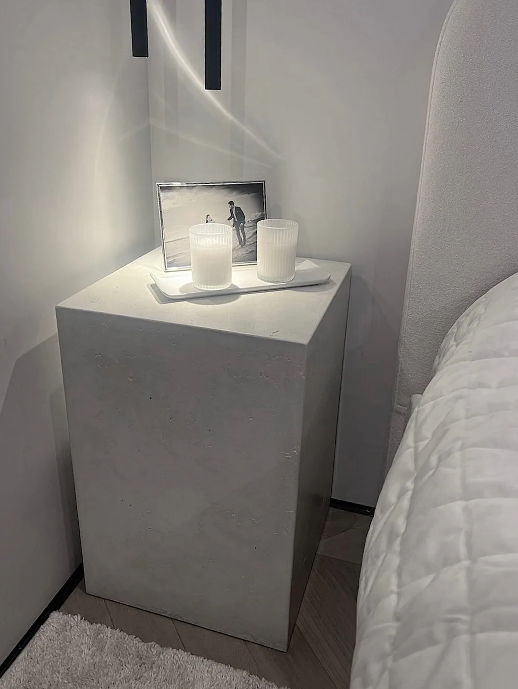 Mesa Lateral em microconcreto
